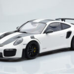 Porsche 911 GT2 RS 991.2 Weissach Package White Black Magnesium Wheels Minichamps 1:18 153068309 Diecast