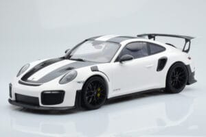 Porsche 911 GT2 RS 991.2 Weissach Package White Black Magnesium Wheels Minichamps 1:18 153068309 Diecast