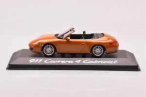 Porsche 911 997 Carrera 4 Cabriolet Orange Metallic Minichamps 1:43 WAP02001618 Diecast