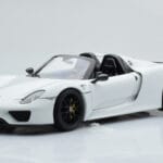Porsche 918 Spyder Weissach Package White With Black Wheels Minichamps 1:18 113062443 Diecast