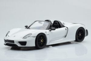 Porsche 918 Spyder Weissach Package White With Black Wheels Minichamps 1:18 113062443 Diecast