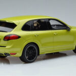 Porsche Cayenne GTS 92A Peridot Green GT Spirit 1:18 GT020A Resin - image 2 of 6