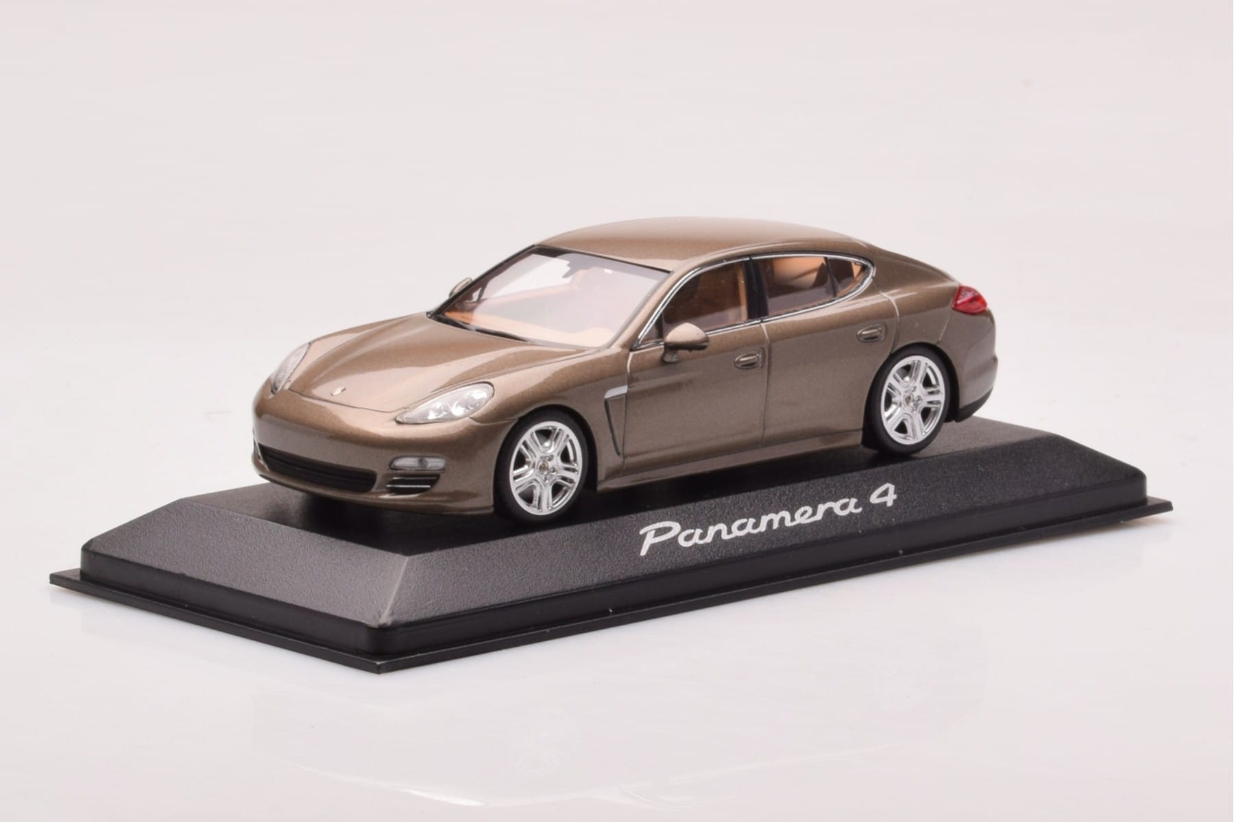 Porsche Panamera 970 4 Beige Metallic Minichamps 1:43 WAP02000319 Diecast - image 2 of 4