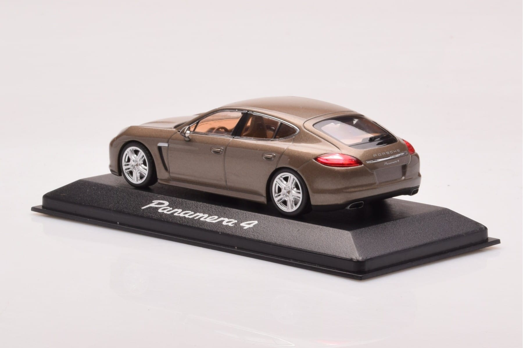 Porsche Panamera 970 4 Beige Metallic Minichamps 1:43 WAP02000319 Diecast - image 3 of 4