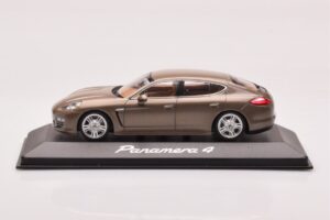 Porsche Panamera 970 4 Beige Metallic Minichamps 1:43 WAP02000319 Diecast