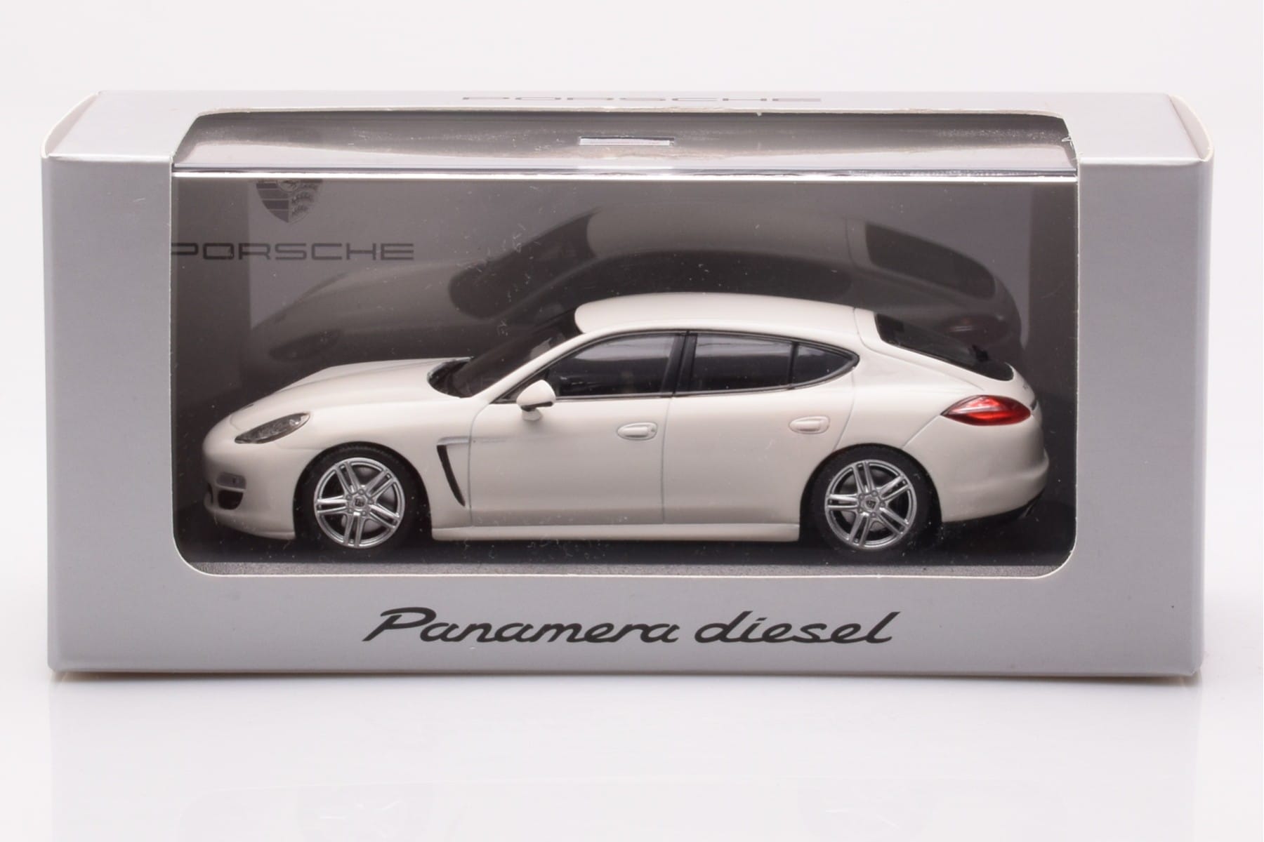 Porsche Panamera 970 Diesel Carrara White Minichamps 1:43 WAP0200090C Diecast - image 4 of 4