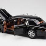 Rolls-Royce Phantom VII EWB Diamond Black Kyosho 1:18 08841DBK2 Diecast - image 5 of 8