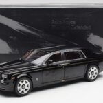 Rolls-Royce Phantom VII EWB Diamond Black Kyosho 1:18 08841DBK2 Diecast - image 8 of 8