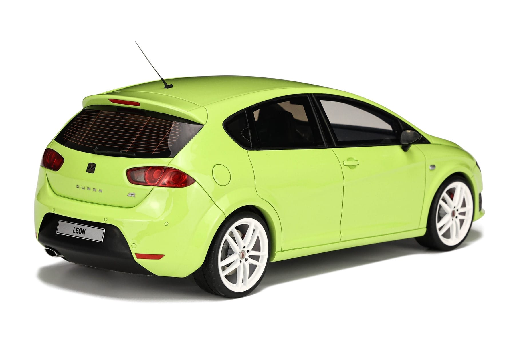 SEAT Leon Mk2 Cupra R Green Otto 1:18 OT404 Resin - image 2 of 5