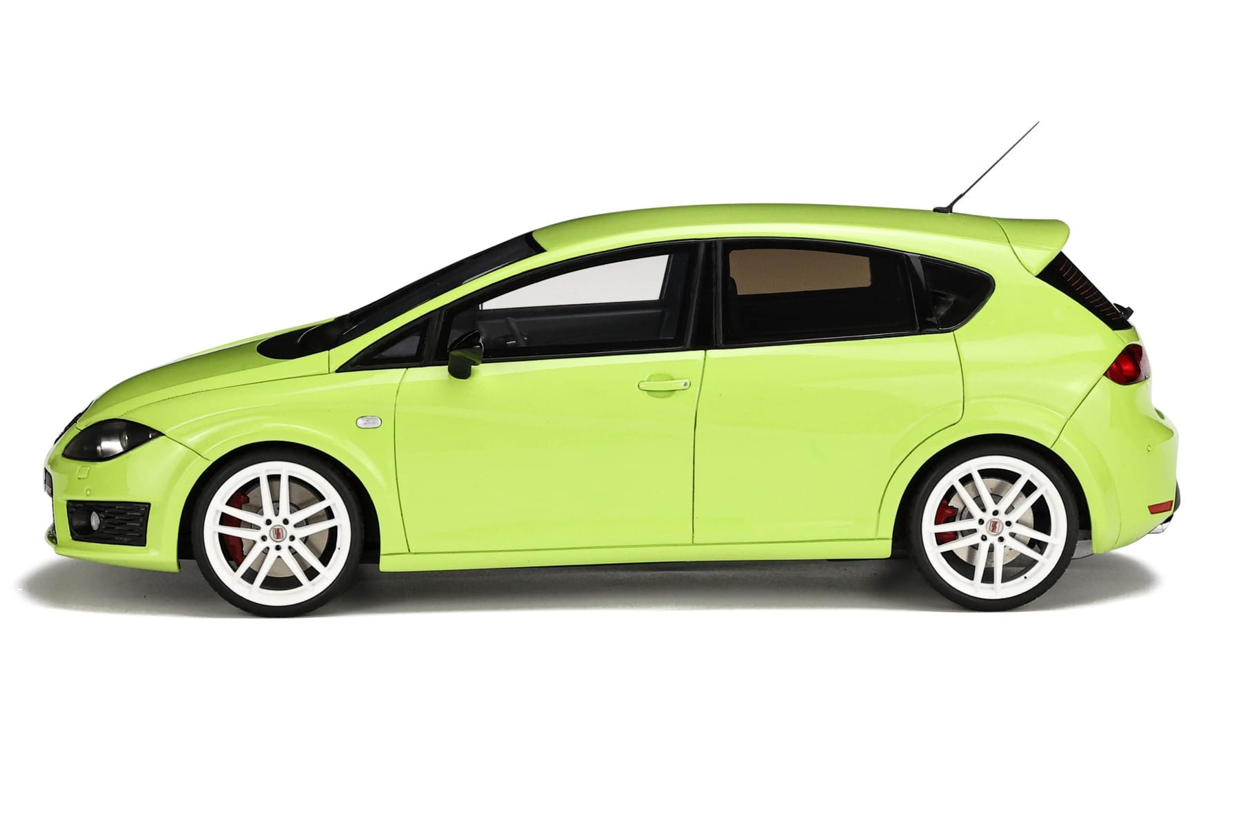 SEAT Leon Mk2 Cupra R Green Otto 1:18 OT404 Resin - image 3 of 5