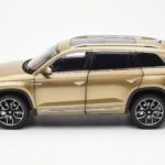 Skoda Kodiaq Gold FAW 1:18 ZSX000001GOL Diecast - image 4 of 8