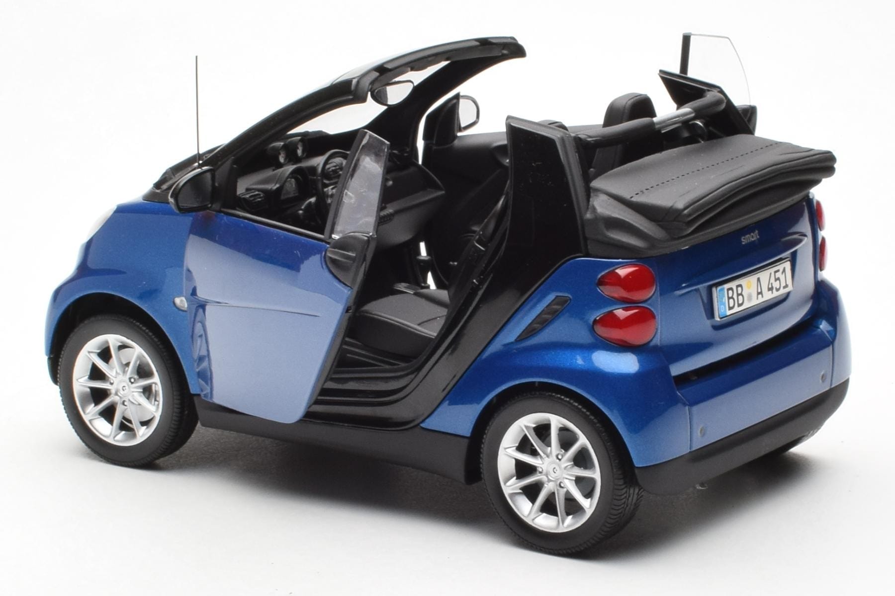 Smart Fortwo 451 Cabrio Blue & Black Minichamps 1:18 150036330 Diecast - image 5 of 8