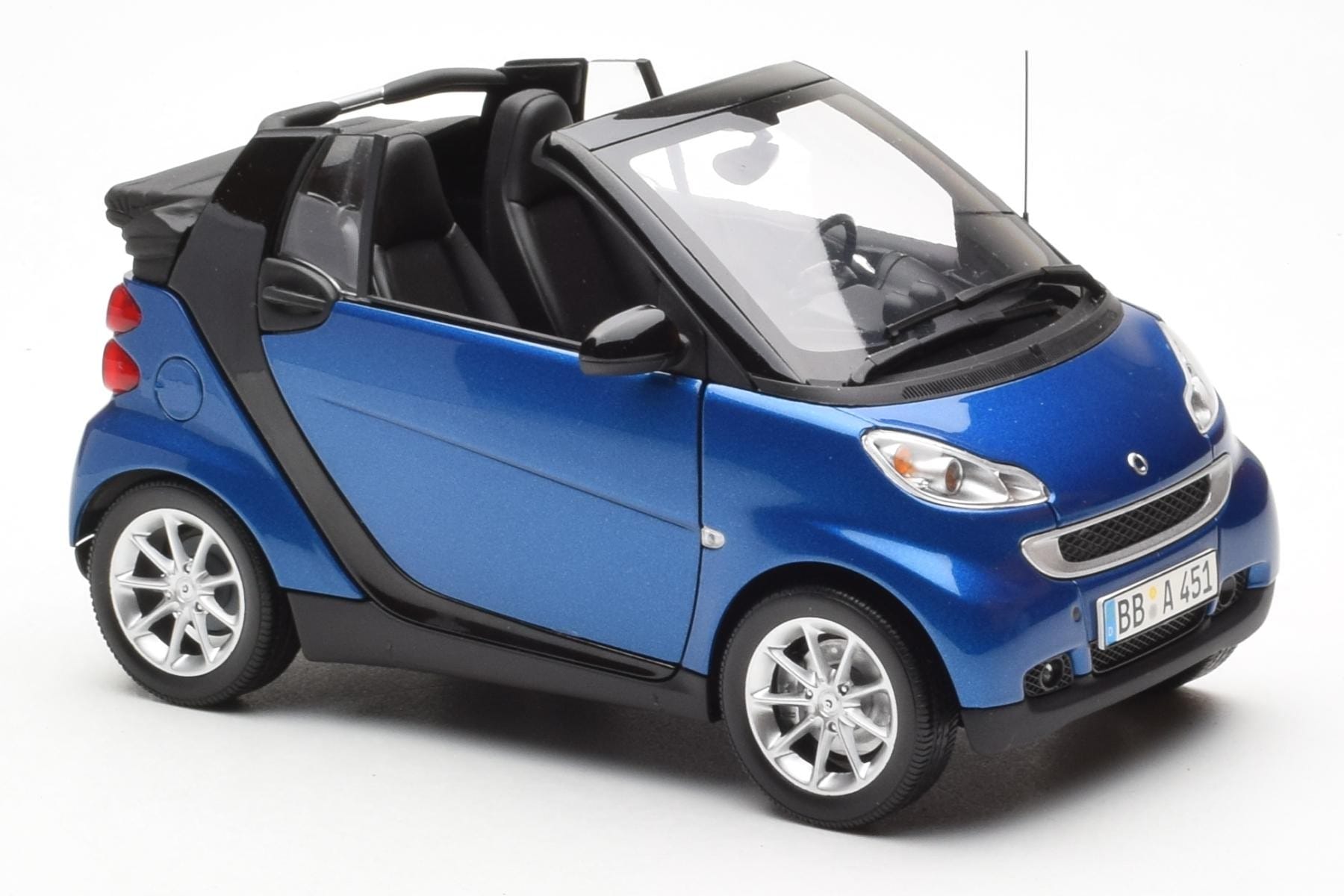 Smart Fortwo 451 Cabrio Blue & Black Minichamps 1:18 150036330 Diecast - image 6 of 8
