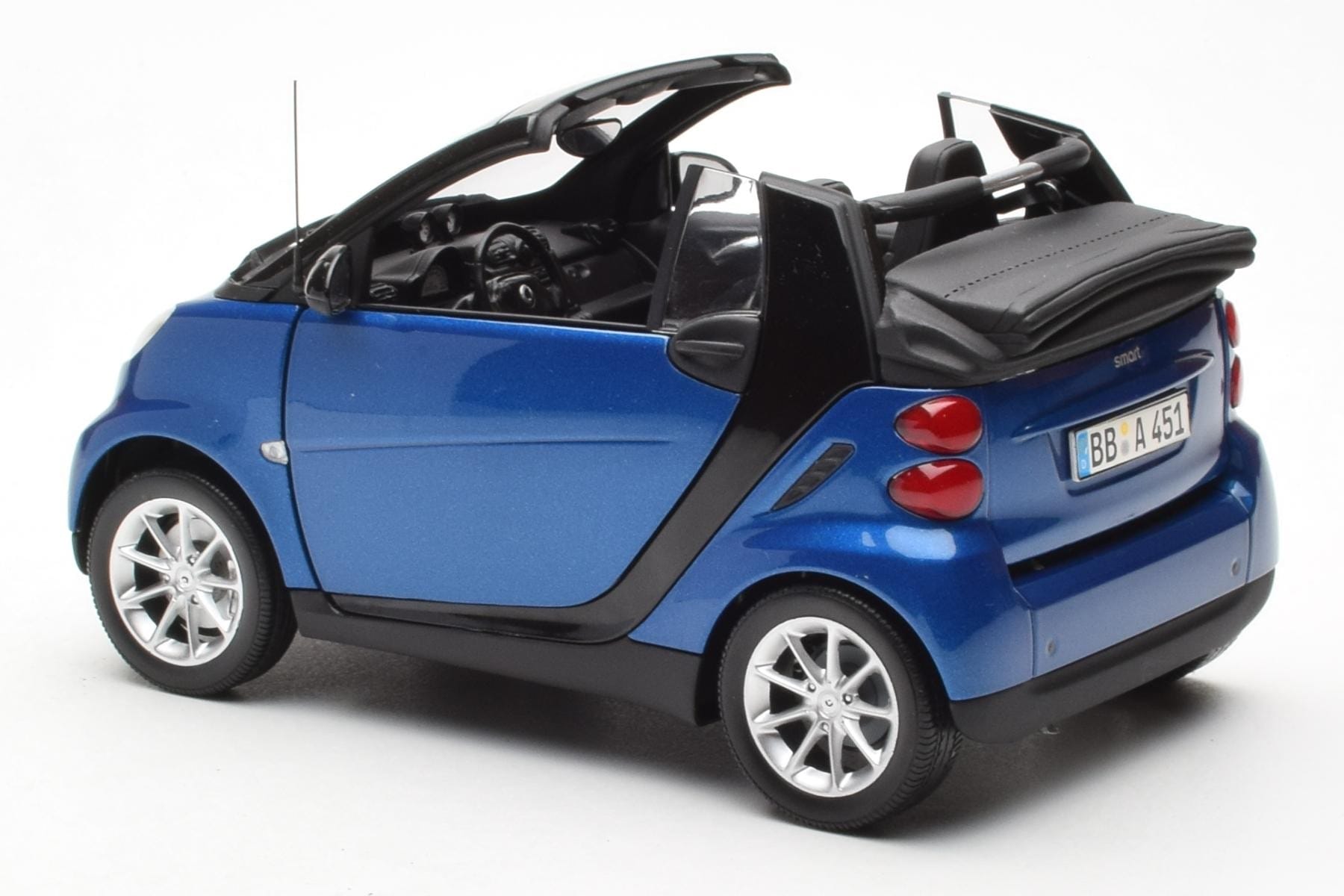 Smart Fortwo 451 Cabrio Blue & Black Minichamps 1:18 150036330 Diecast - image 7 of 8