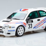 Toyota Corolla WRC #33 S. Loeb / D. Elena Rally Tour de Corse 2000 Otto 1:18 OT996 Resin