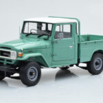 Toyota Land Cruiser 40 4x4 Pickup Green Kyosho 1:18 08958FG Diecast