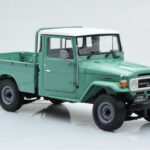 Toyota Land Cruiser 40 4x4 Pickup Green Kyosho 1:18 08958FG Diecast - image 6 of 8