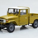 Toyota Land Cruiser 40 4x4 Pickup Olive Kyosho 1:18 08958K Diecast