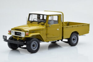 Toyota Land Cruiser 40 4x4 Pickup Olive Kyosho 1:18 08958K Diecast
