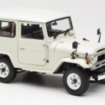 Toyota Land Cruiser FJ40 Van White Kyosho 1:18 08971W Diecast - image 6 of 8
