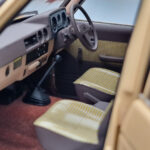 Toyota Land Cruiser 60 Beige With Optional Parts Kyosho 1:18 08956XBE Diecast - image 11 of 12