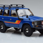 Toyota Land Cruiser 60 Blue With Optional Parts Kyosho 1:18 08956XBL Diecast - image 5 of 11