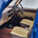 Toyota Land Cruiser 60 Blue With Optional Parts Kyosho 1:18 08956XBL Diecast - image 10 of 11