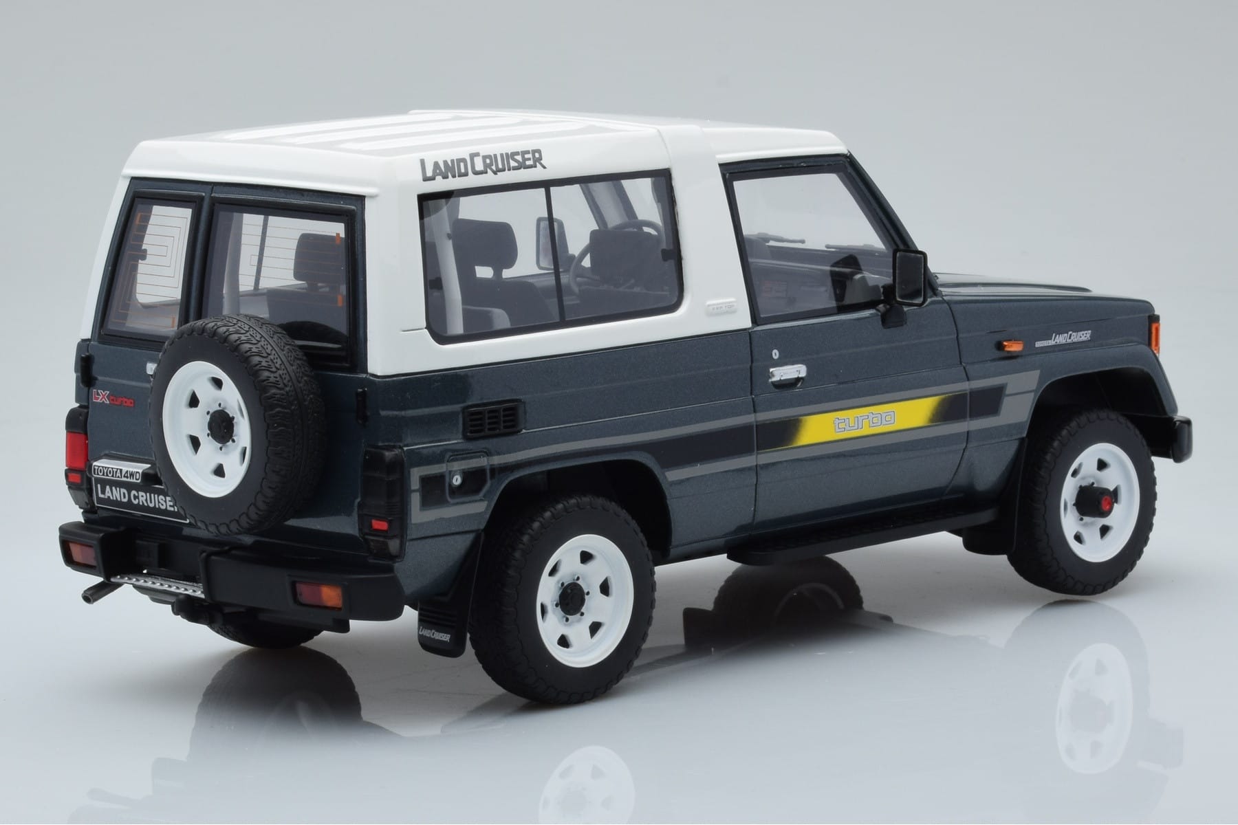 Toyota Land Cruiser LJ73 Grey Otto 1:18 OT437 Resin - image 2 of 6