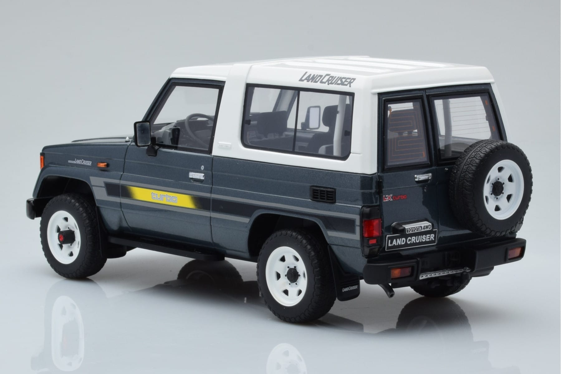 Toyota Land Cruiser LJ73 Grey Otto 1:18 OT437 Resin - image 5 of 6
