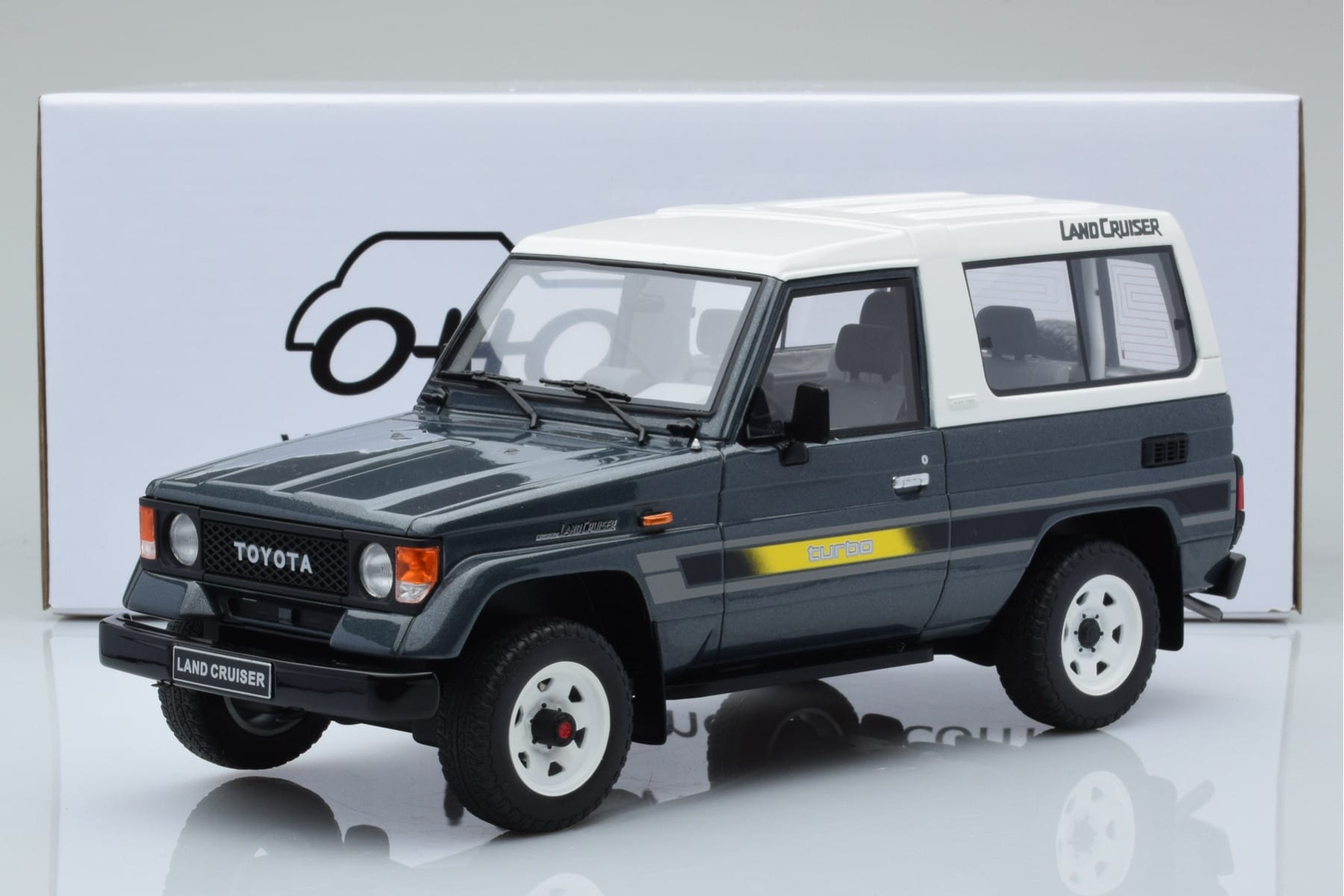 Toyota Land Cruiser LJ73 Grey Otto 1:18 OT437 Resin - image 6 of 6