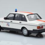 Volvo 240 GL Politie Belgium Minichamps 1:18 155171492 Diecast - image 5 of 6
