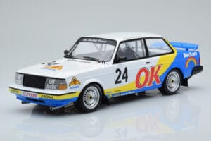 Volvo 240 Turbo Beckers #24 P.G. Andersson Nurburgring 1985 IXO 1:18 18RMC105A Diecast