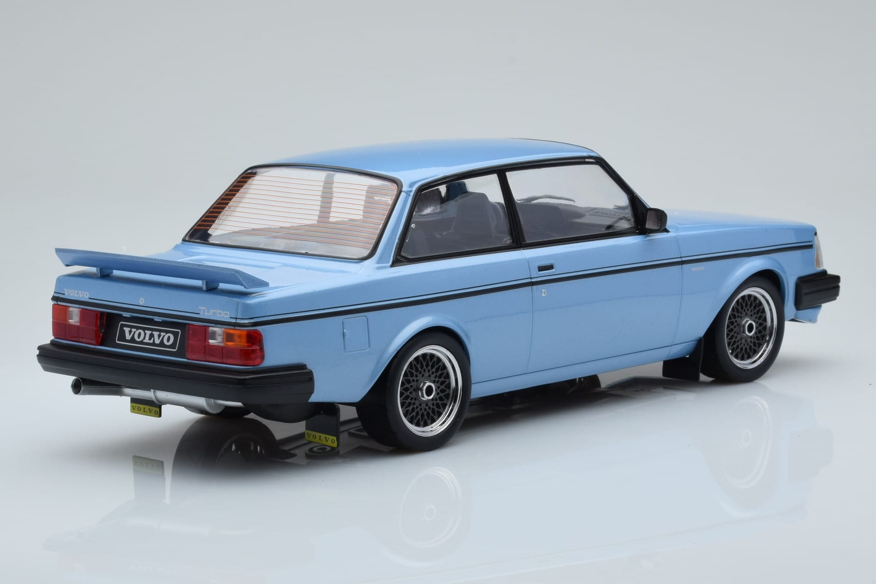 Volvo 240 Turbo Light Blue IXO 1:18 18MCC090 Diecast - image 2 of 6