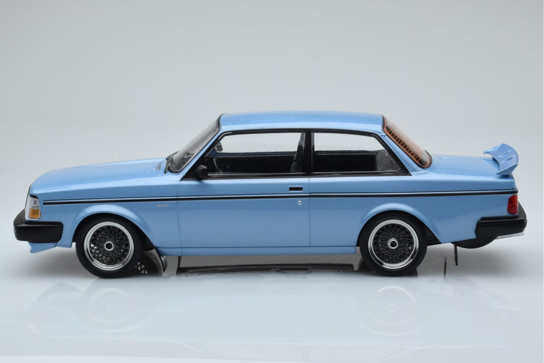 Volvo 240 Turbo Light Blue IXO 1:18 18MCC090 Diecast - image 3 of 6