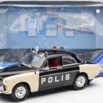 Volvo P121 Police Revell 1:18 8904 Diecast - image 8 of 8