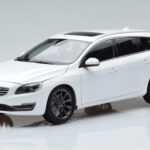 Volvo V60 D3 Crystal White FAW 1:18 9430840 Diecast