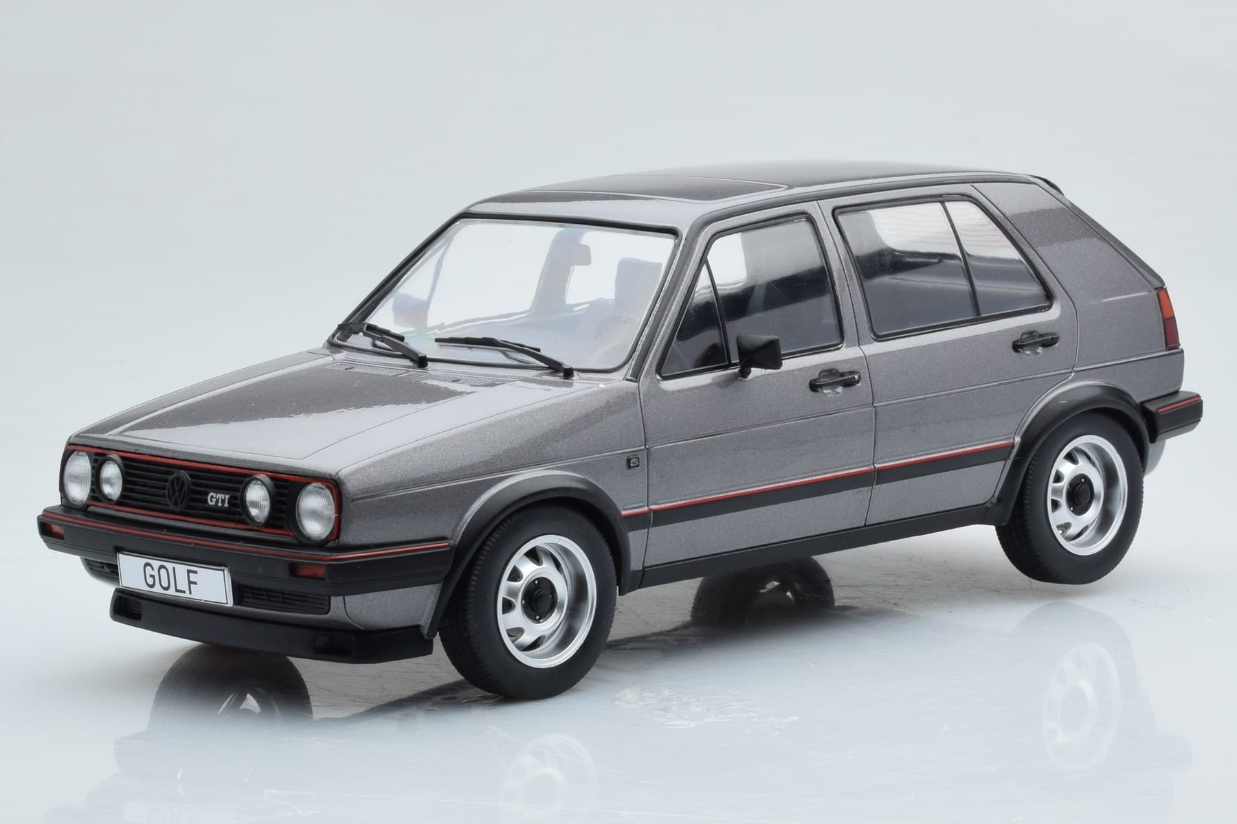 Volkswagen Golf GTI Mk2 Gray MCG 1:18 MCG18390 Diecast