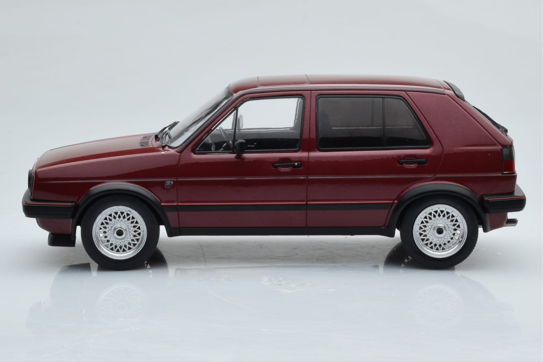 Volkswagen Golf GTI Mk2 Red MCG 1:18 MCG18391 Diecast - image 3 of 6