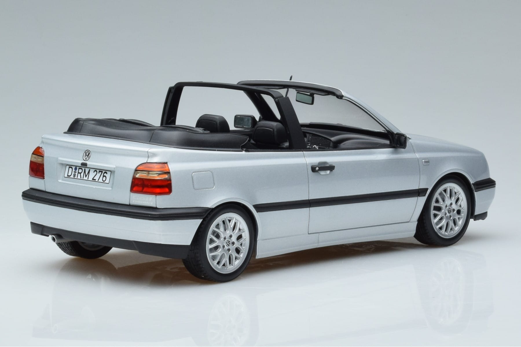 Volkswagen Golf Mk3 Cabriolet Silver Norev 1:18 188468 Diecast - image 2 of 6