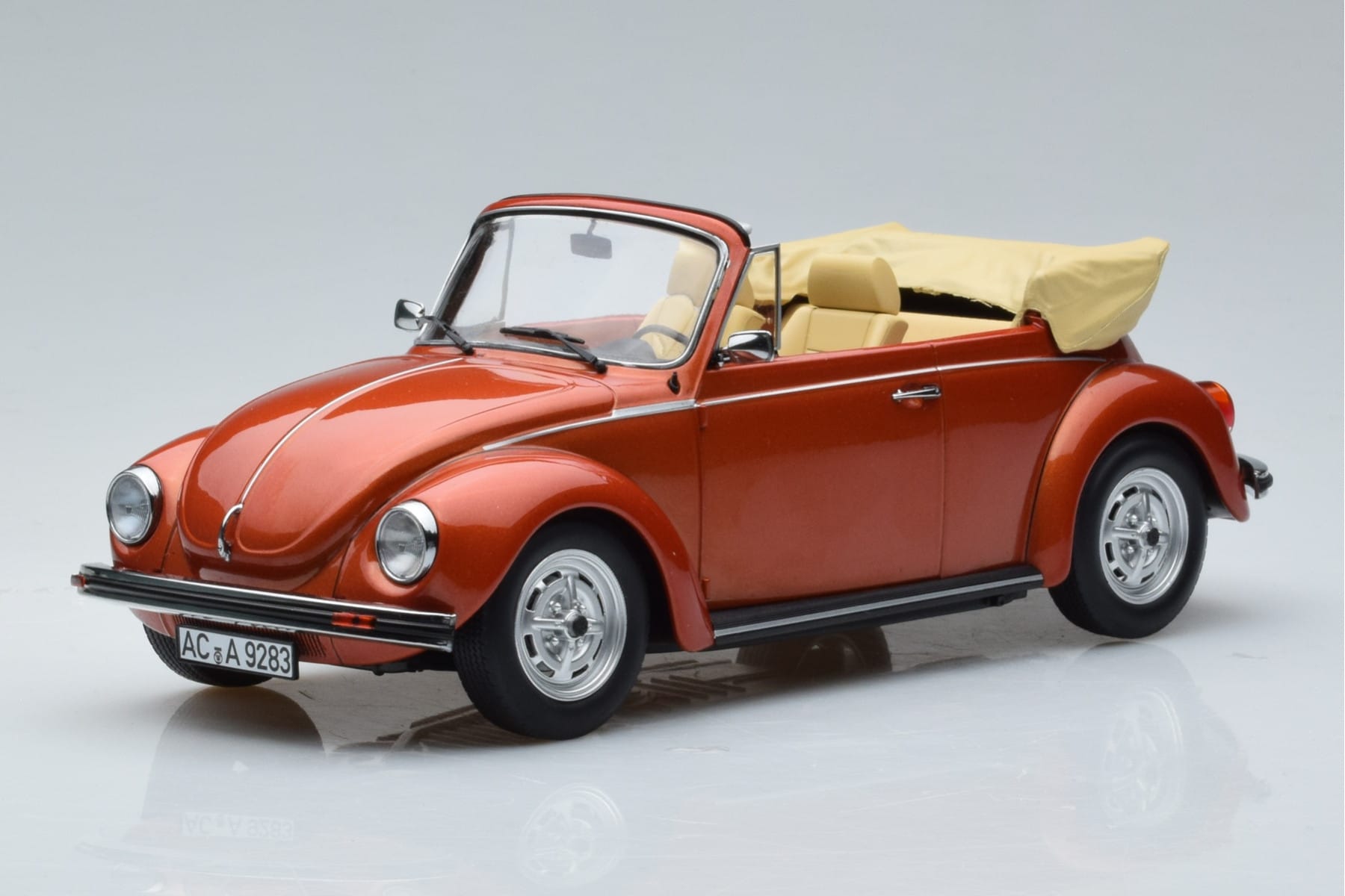 Volkswagen Beetle 1303 Cabriolet Orange Norev 1:18 188526 Diecast