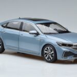 Volkswagen Passat B8 Blue FAW 1:18 ZVF000003A Diecast - image 5 of 7