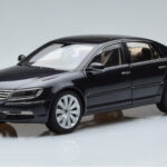Volkswagen Phaeton V6 Mazeppa Gray Kyosho 1:18 08831MBK Diecast