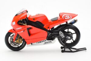 Yamaha YZR-M1 Marlboro Yamaha Team #3 M. Biaggi MotoGP 2002 Minichamps 1:12 122026303 Diecast