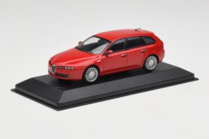 Alfa Romeo 159 Sportwagon Alfa Red Minichamps 1:43 400120511 Diecast - image 2 of 4