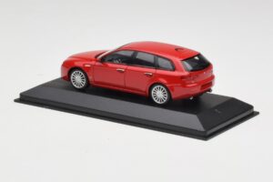 Alfa Romeo 159 Sportwagon Alfa Red Minichamps 1:43 400120511 Diecast - image 3 of 4