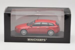 Alfa Romeo 159 Sportwagon Alfa Red Minichamps 1:43 400120511 Diecast - image 4 of 4