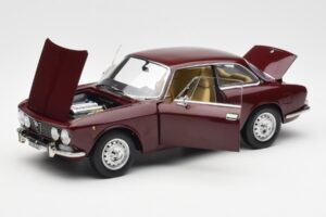 Alfa Romeo 2000 GTV Maroon Red Norev 1:18 187916 Diecast - image 2 of 8
