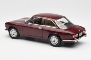 Alfa Romeo 2000 GTV Maroon Red Norev 1:18 187916 Diecast - image 7 of 8