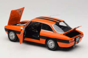 Alfa Romeo 2000 GTV Orange Norev 1:18 187918 Diecast - image 5 of 8