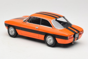 Alfa Romeo 2000 GTV Orange Norev 1:18 187918 Diecast - image 7 of 8